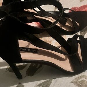 Chic Black Strappy Sandals for Women